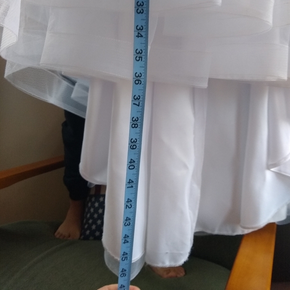 Gown - Picture 3 of 10